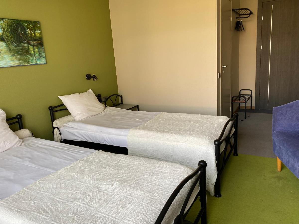 Hotel Kert FREE PARKING Riga Buitenkant foto