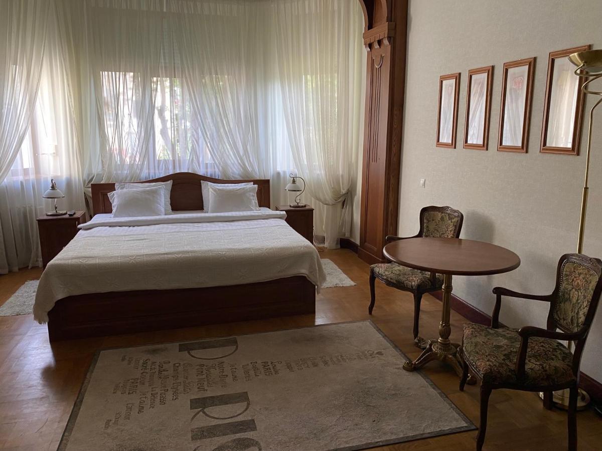 Hotel Kert FREE PARKING Riga Buitenkant foto
