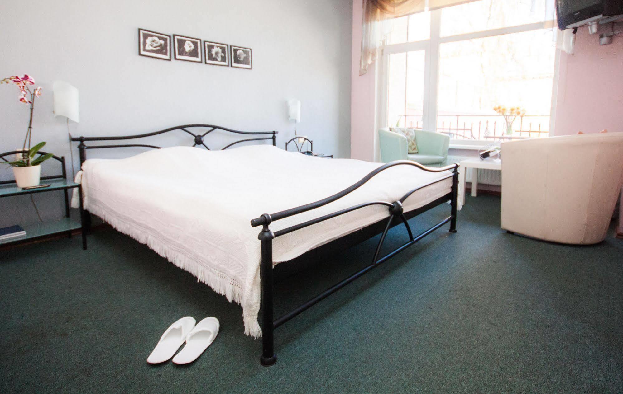 Hotel Kert FREE PARKING Riga Buitenkant foto