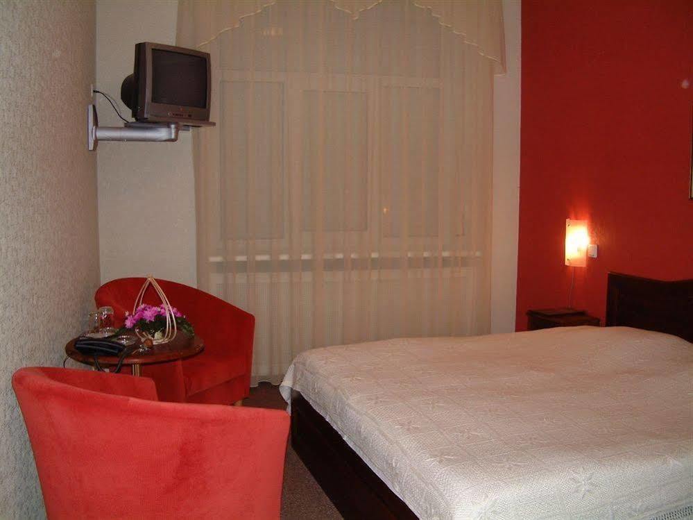 Hotel Kert FREE PARKING Riga Buitenkant foto